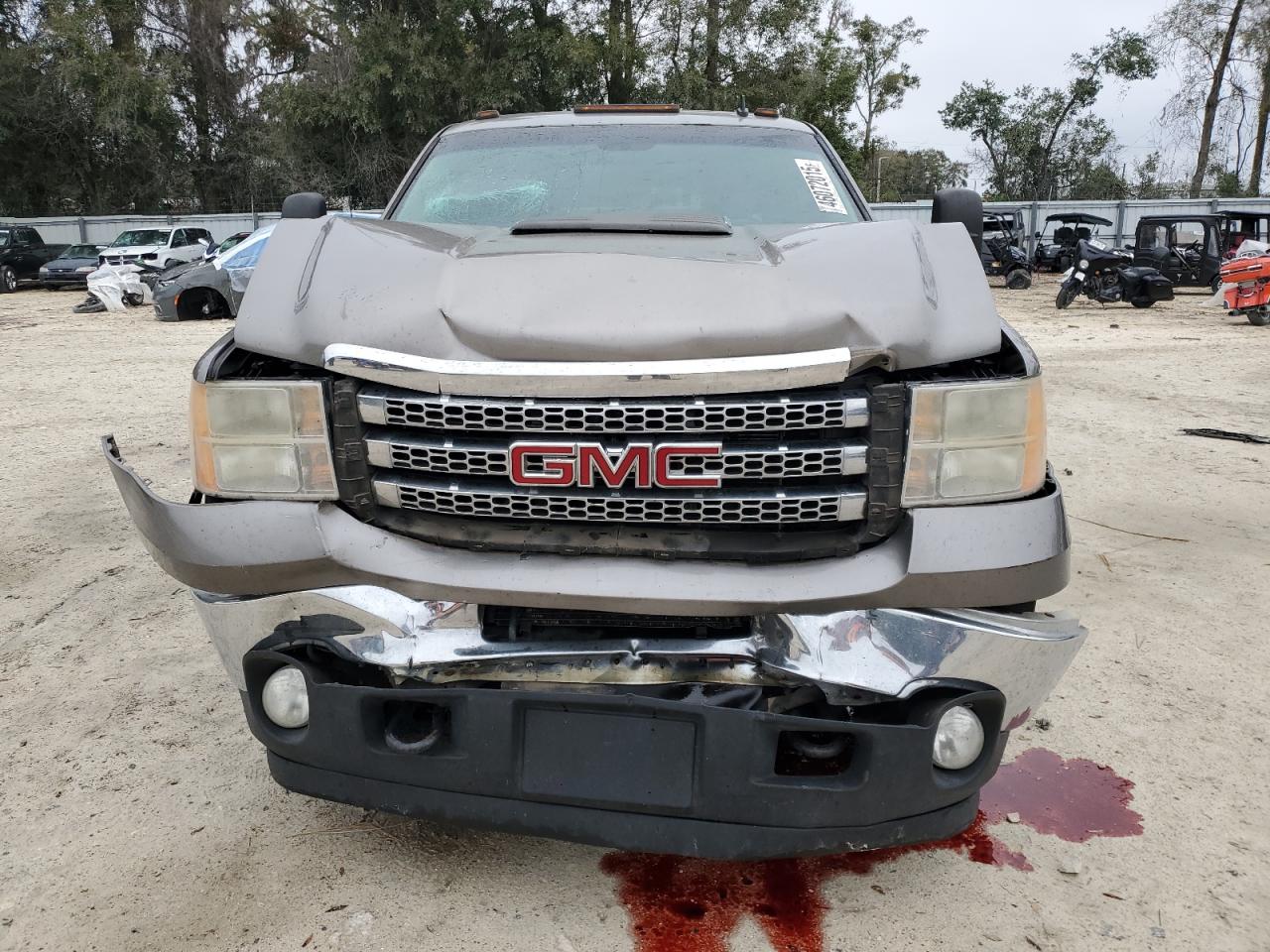 2014 GMC Sierra VIN 1GT413C80EF130446 Copart auction photo, front end / minor dent/scratches damage thumbnail 5
