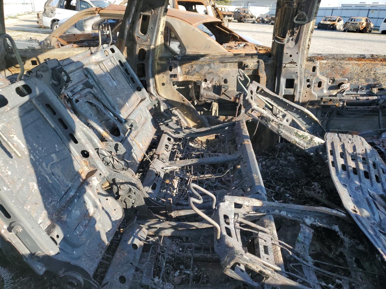 2011 Cadillac Escalade VIN 1GYS4BEF4BR305158 Copart auction photo, burn damage thumbnail 10
