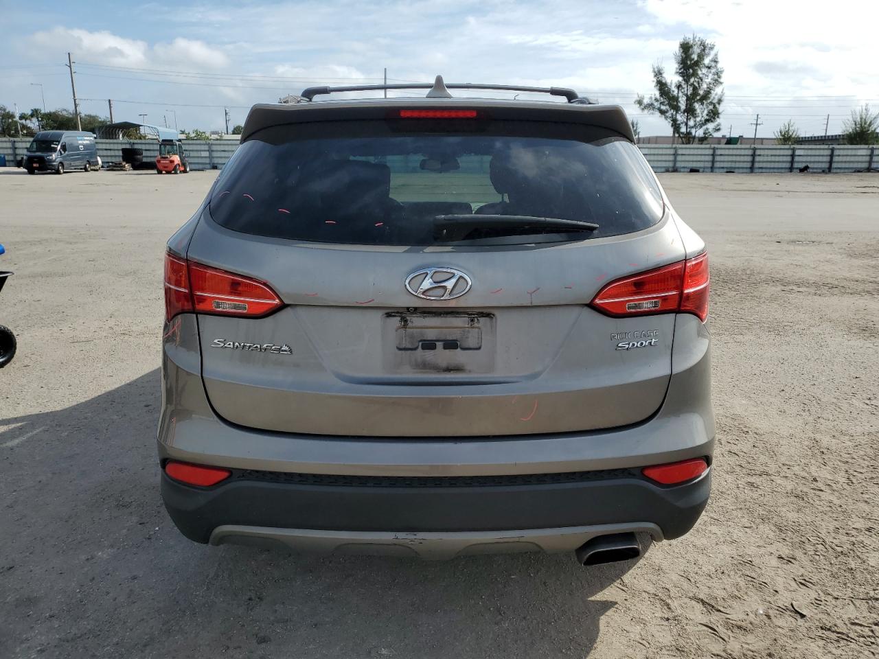 2015 Hyundai Santa Fe VIN 5XYZU3LBXFG257096 Copart auction photo, front end / side damage thumbnail 6