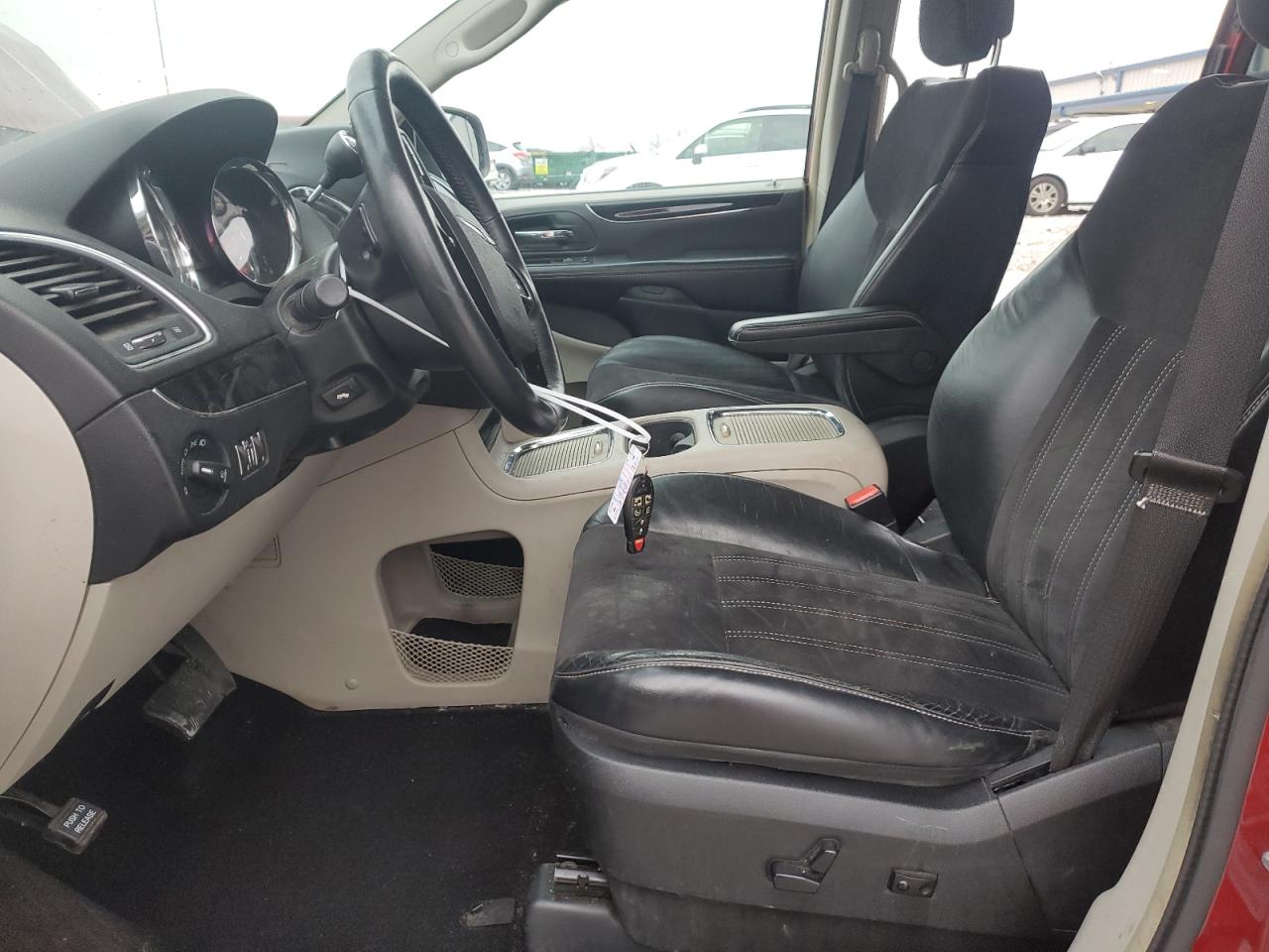 2014 Chrysler Town & Country VIN 2C4RC1CG4ER424596 Copart auction photo, front end damage thumbnail 7
