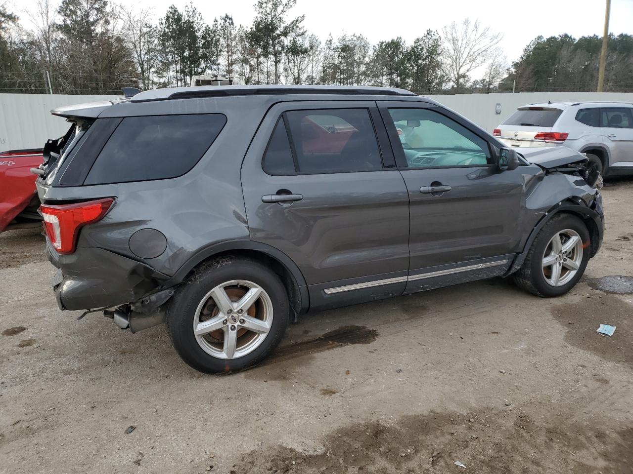 2019 Ford Explorer VIN 1FM5K7DH9KGA44660 Copart auction photo, all over damage thumbnail 3