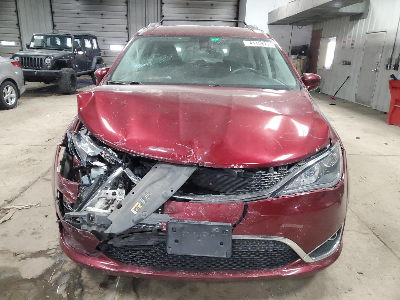 2017 Chrysler Pacifica VIN 2C4RC1BG3HR509824 Copart auction photo, front end damage thumbnail 5