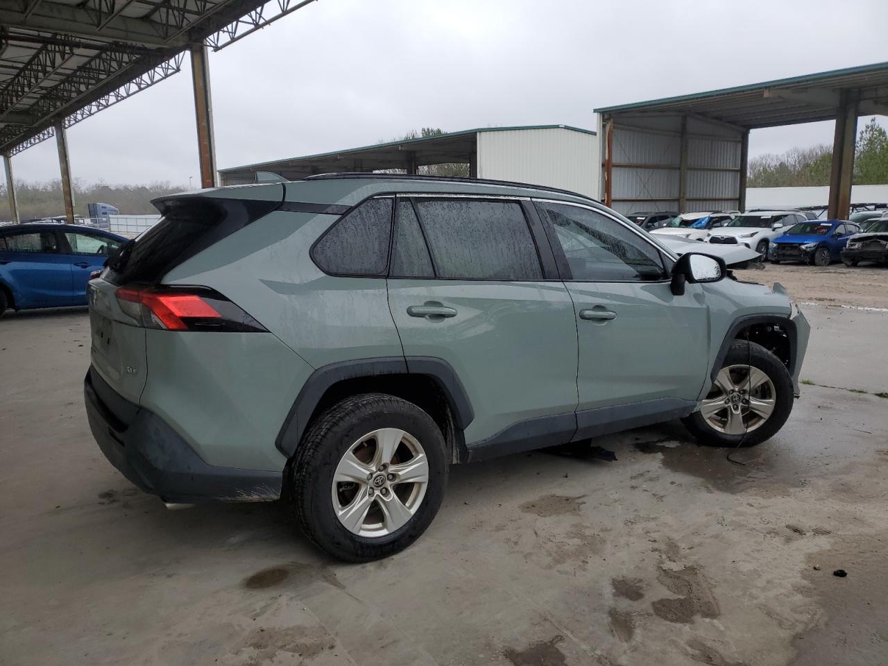 2021 Toyota RAV 4 VIN 2T3W1RFV0MW180936 Copart auction photo, front end damage thumbnail 3