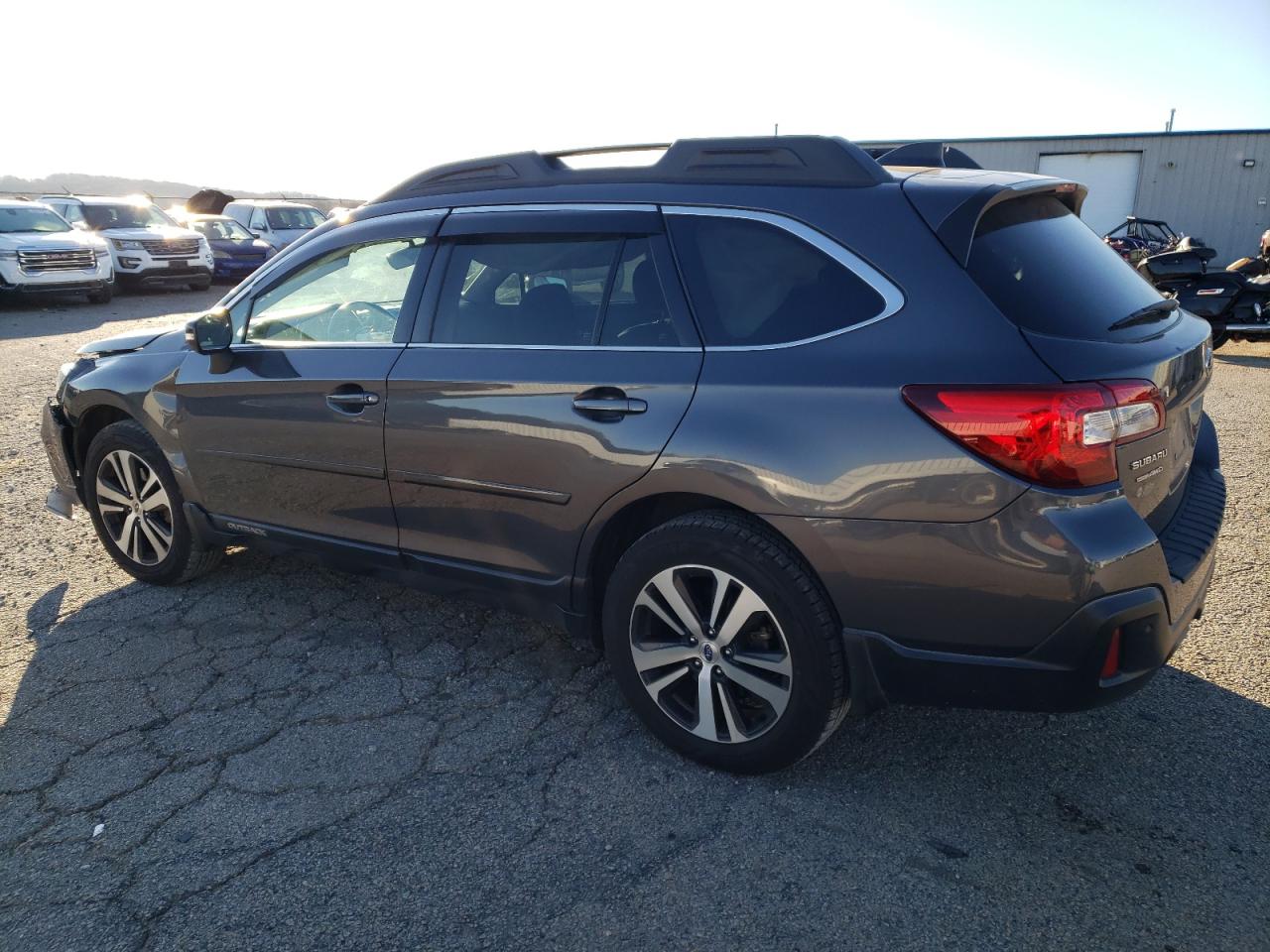 2018 Subaru Outback VIN 4S4BSANC7J3315952 Copart auction photo, front end / side damage thumbnail 2