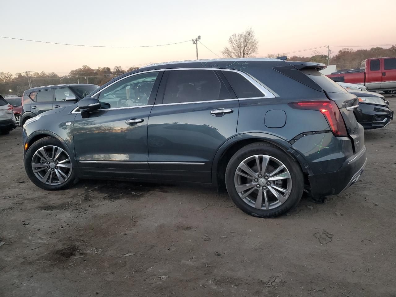 2021 Cadillac XT5 VIN 1GYKNDRS5MZ149683 Copart auction photo, undercarriage / all over damage thumbnail 2
