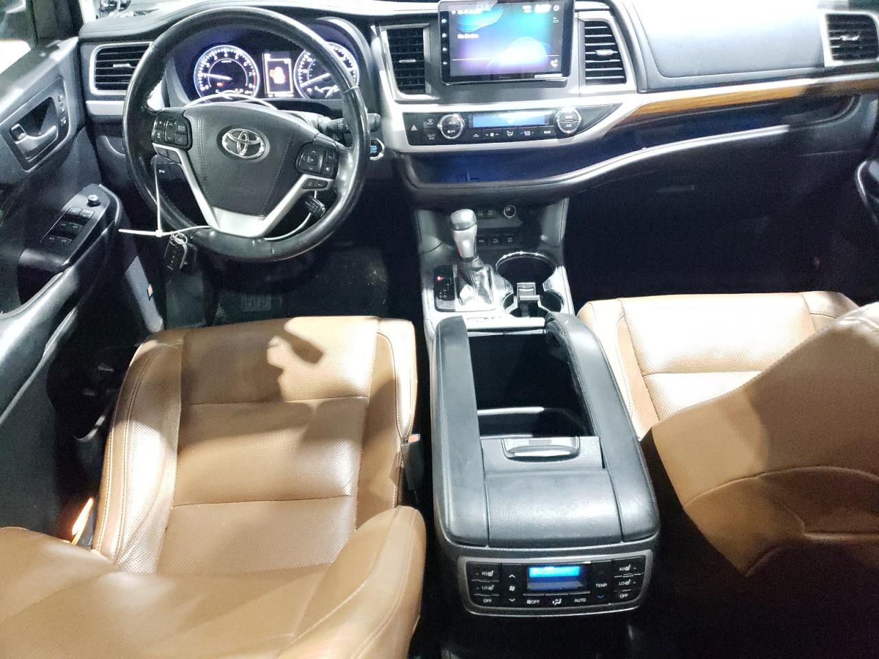 2018 Toyota Highlander VIN 5TDDZRFH1JS884019 Copart auction photo, undercarriage / minor dent/scratches damage thumbnail 8