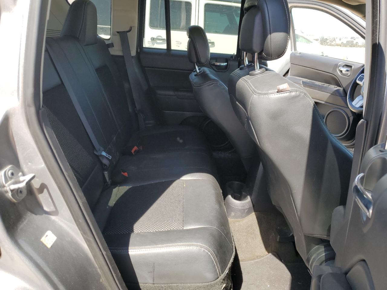 2016 Jeep Compass VIN 1C4NJDBB7GD630450 Copart auction photo, all over / minor dent/scratches damage thumbnail 10