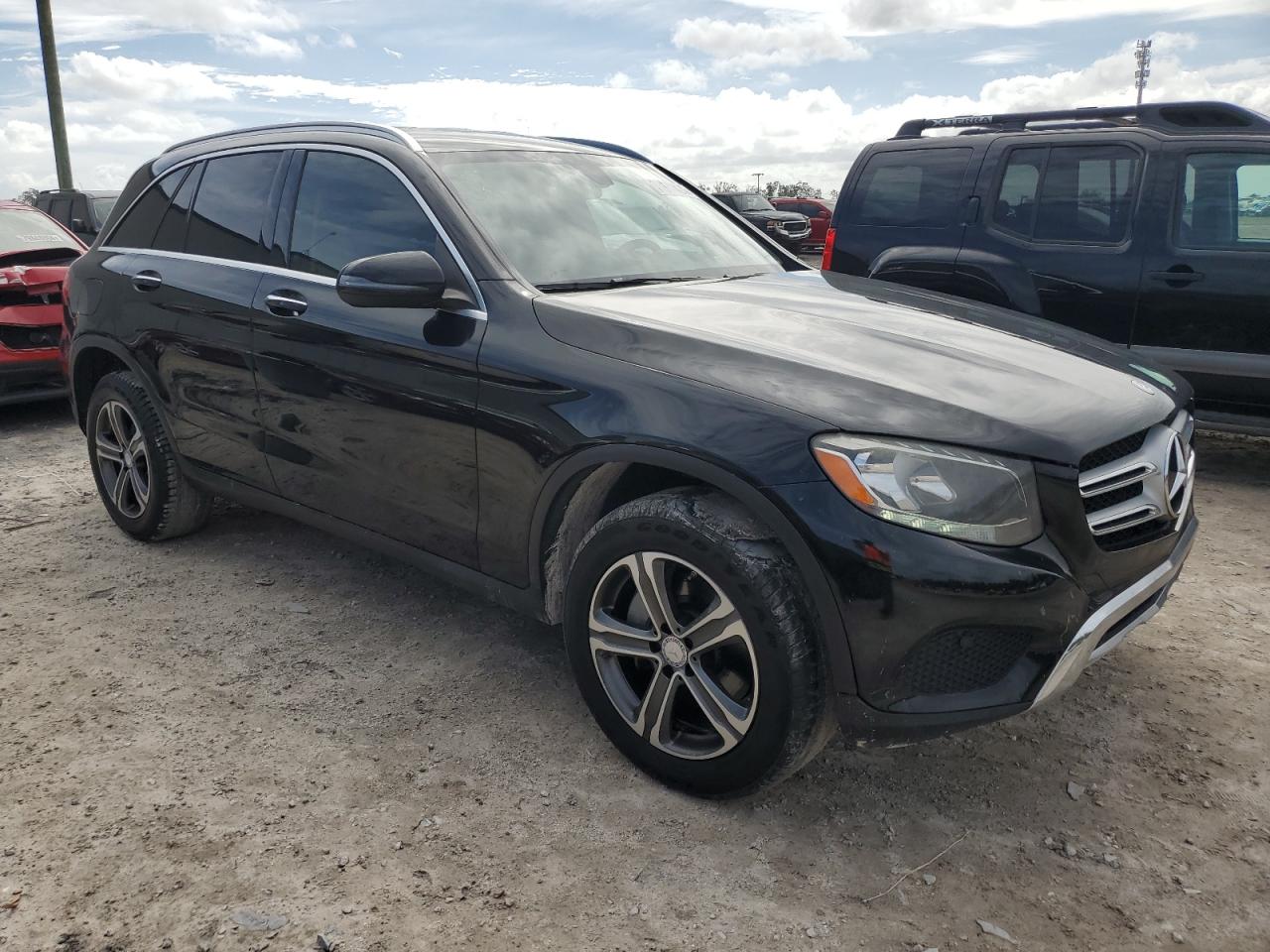 2017 Mercedes-Benz GLC VIN WDC0G4JB0HF191778 Copart auction photo, normal wear damage thumbnail 4