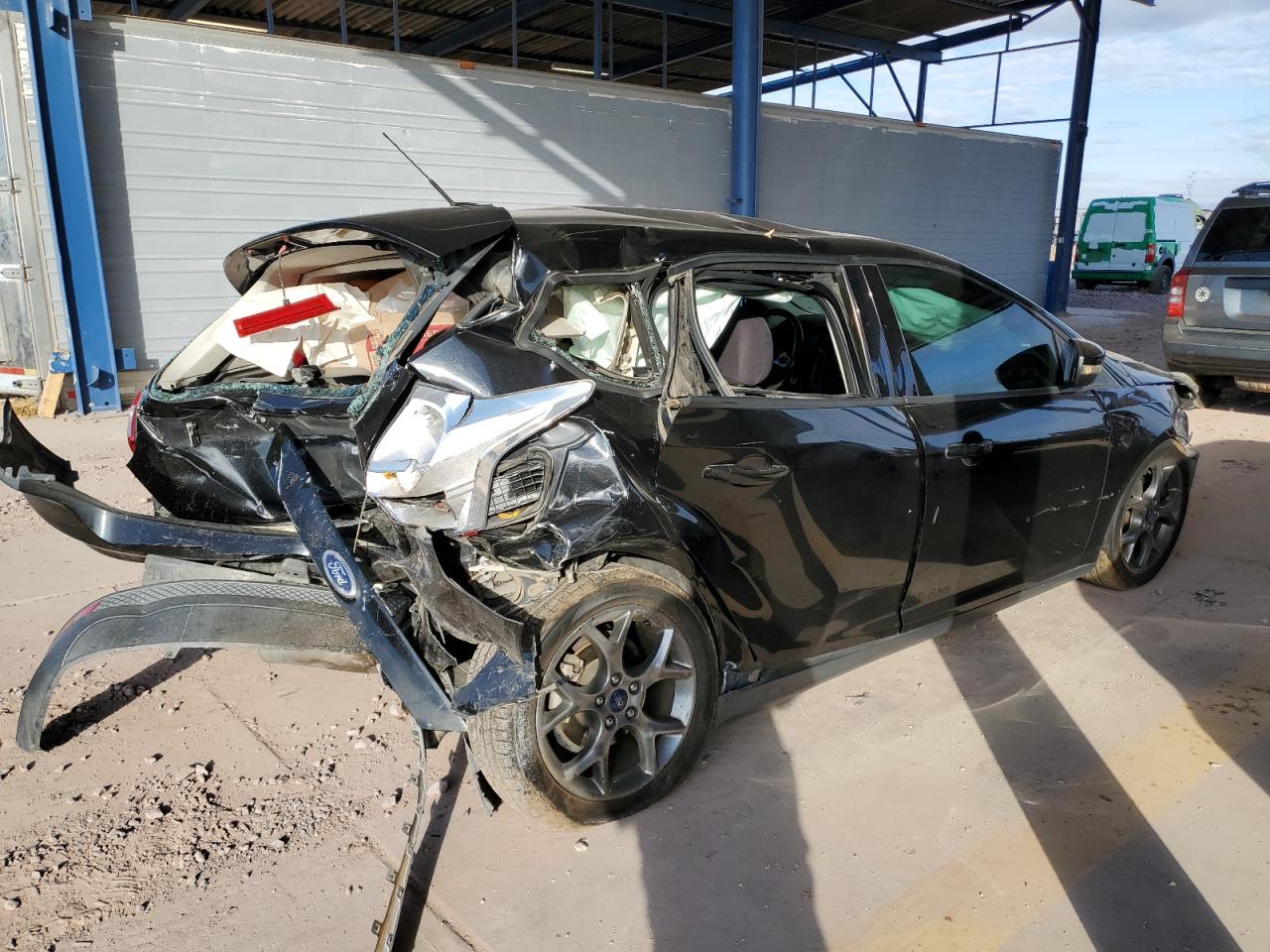 2014 Ford Focus VIN 1FADP3K21EL111441 Copart auction photo, rear end / side damage thumbnail 3