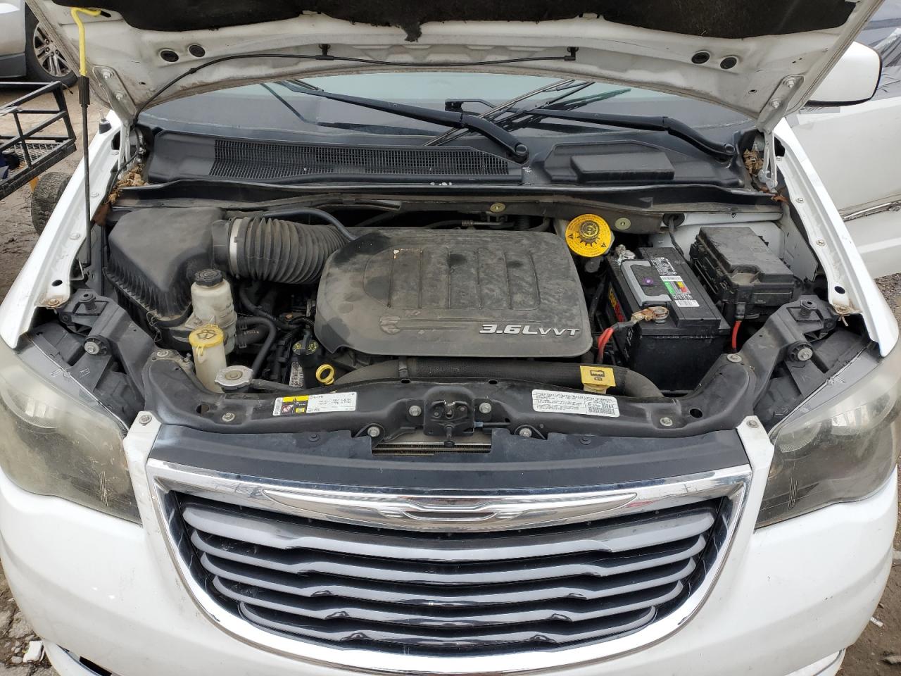 2014 Chrysler Town & Country VIN 2C4RC1HG6ER464347 Copart auction photo, front end damage thumbnail 12