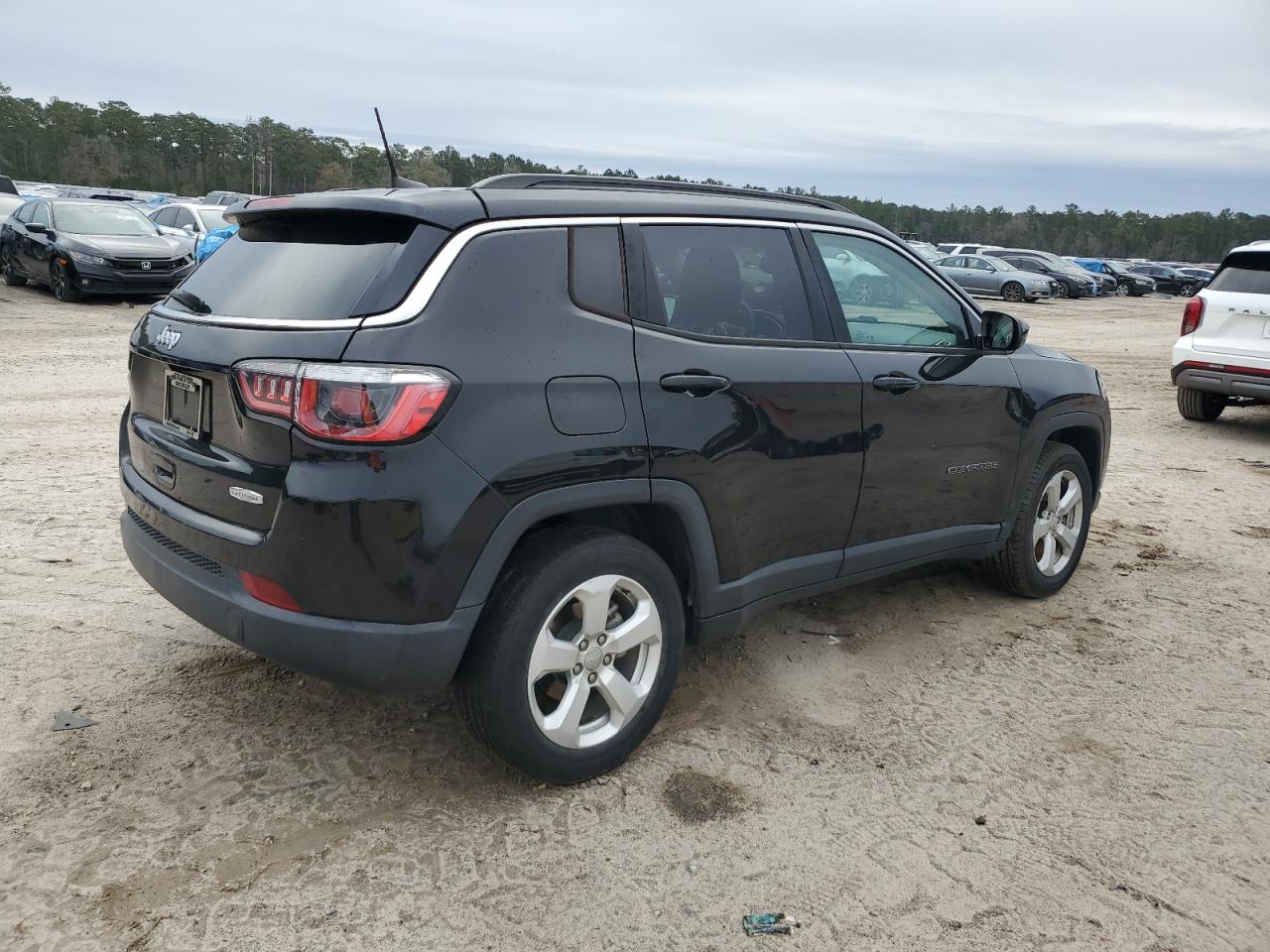 2019 Jeep Compass VIN 3C4NJCBB2KT692402 Copart auction photo, all over damage thumbnail 3
