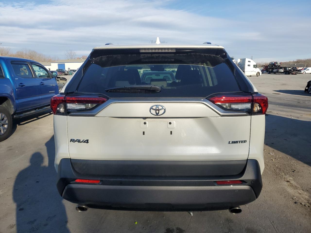 2021 Toyota RAV 4 VIN 2T3Y1RFV0MW171680 Copart auction photo, front end damage thumbnail 6