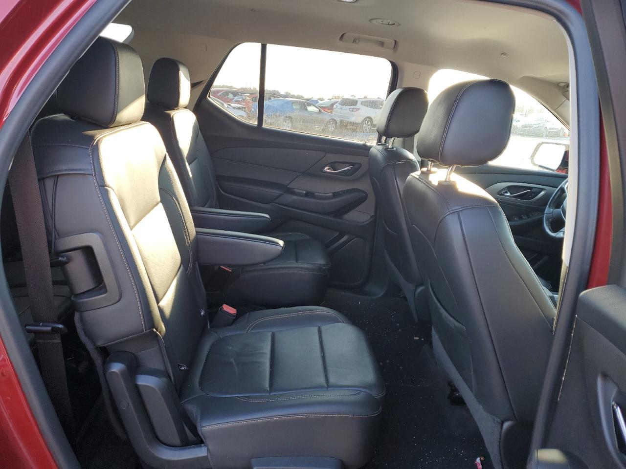 2019 Chevrolet Traverse VIN 1GNEVJKW7KJ210470 Copart auction photo, front end / side damage thumbnail 12