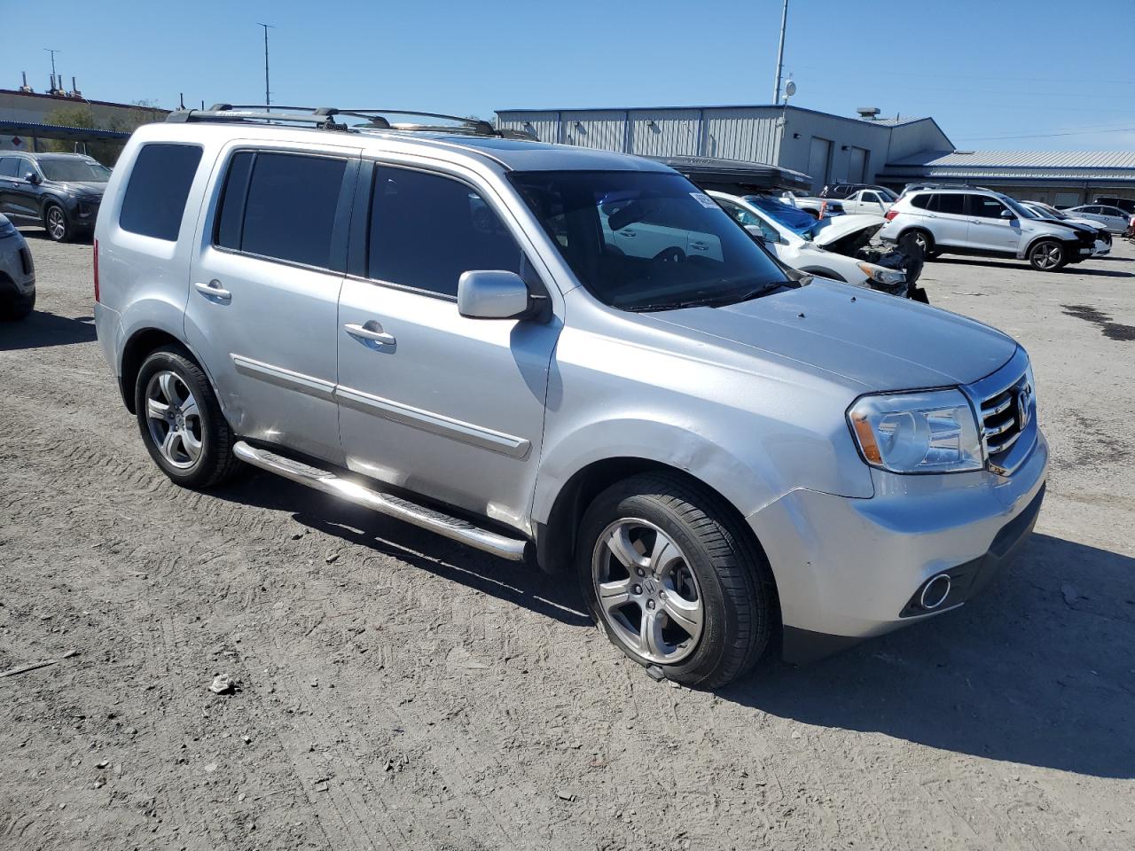 2015 Honda Pilot VIN 5FNYF3H54FB033984 Copart auction photo, side / front end damage thumbnail 4