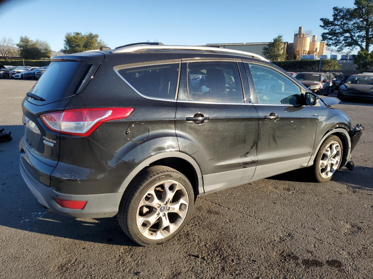 2015 Ford Escape VIN 1FMCU0JXXFUB07714 Copart auction photo, front end / side damage thumbnail 3