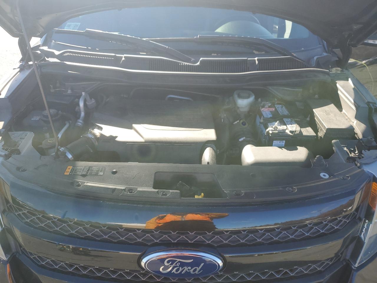 2015 Ford Explorer VIN 1FM5K8GT8FGB86395 Copart auction photo, side / minor dent/scratches damage thumbnail 14
