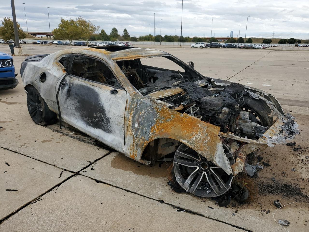 2018 Chevrolet Camaro VIN 1G1FB1RS2J0168862 Copart auction photo, burn - engine / burn - interior damage thumbnail 4