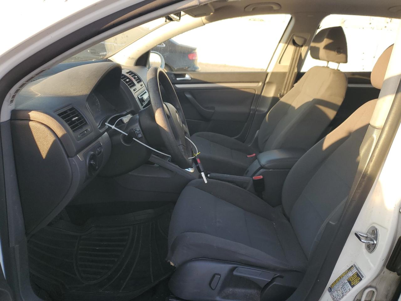 2009 Volkswagen Golf VIN WVWDB71KX9W028483 Copart auction photo, front end / minor dent/scratches damage thumbnail 7