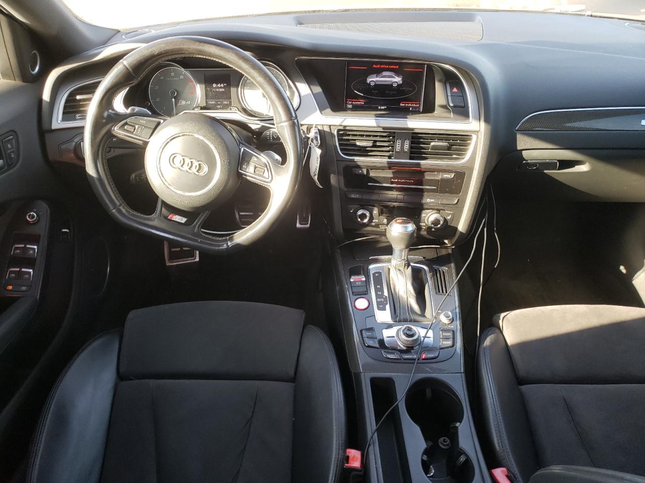 2014 Audi RS4 VIN WAUBGAFL2EA057620 Copart auction photo, front end / minor dent/scratches damage thumbnail 8
