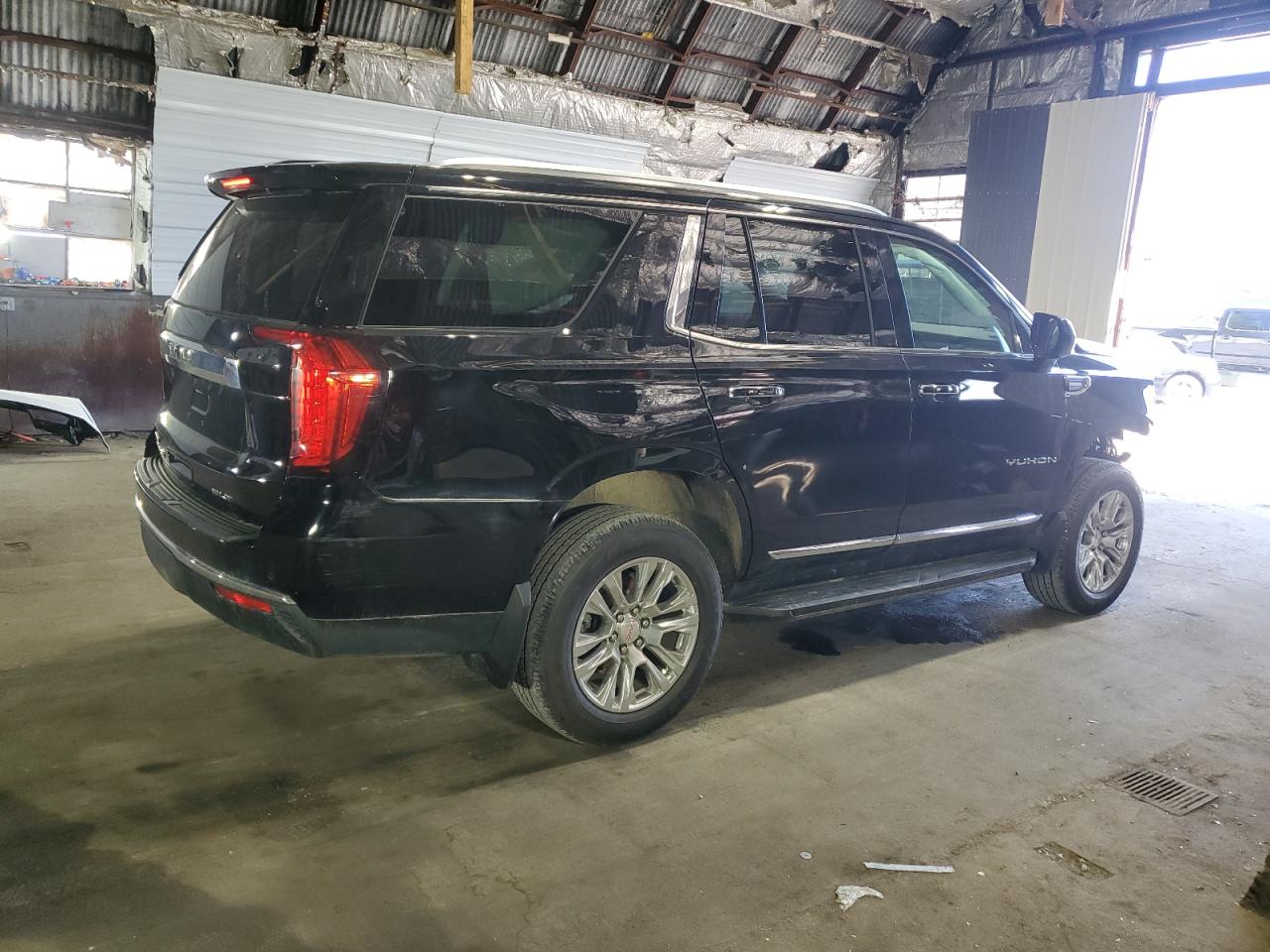 2022 GMC Yukon VIN 1GKS2BKT3NR282583 Copart auction photo, front end damage thumbnail 3