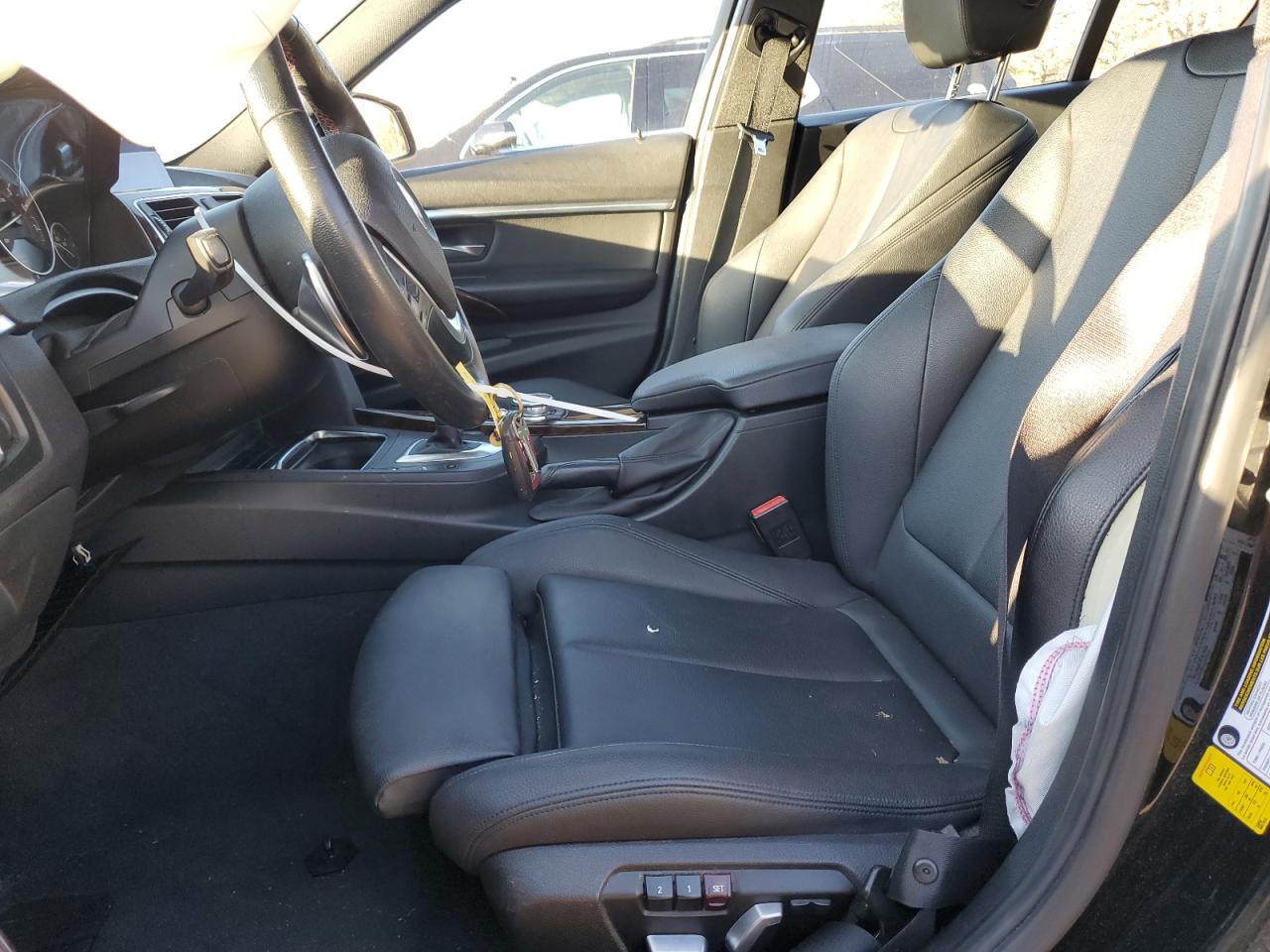 2017 BMW 3er VIN WBA8B9G55HNU48796 Copart auction photo, side / front end damage thumbnail 7