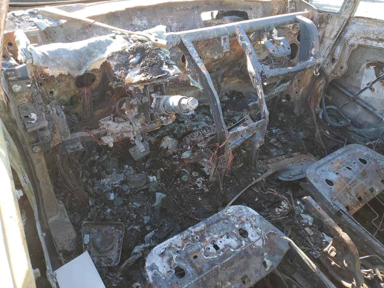 2012 Ford Fiesta VIN 3FADP4BJ4CM180827 Copart auction photo, burn damage thumbnail 8