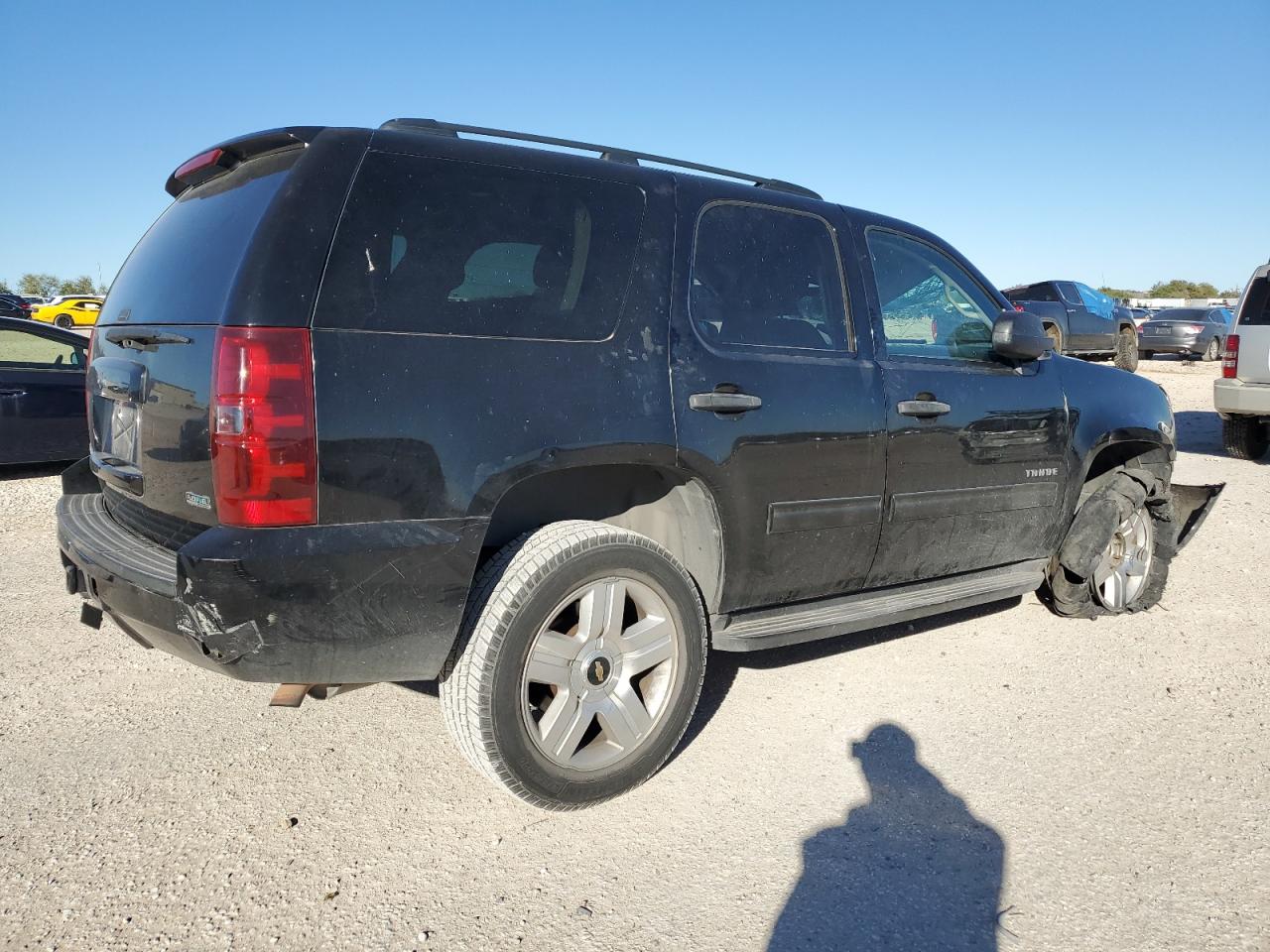 2010 Chevrolet Tahoe VIN 1GNUKAE01AR251964 Copart auction photo, all over damage thumbnail 3