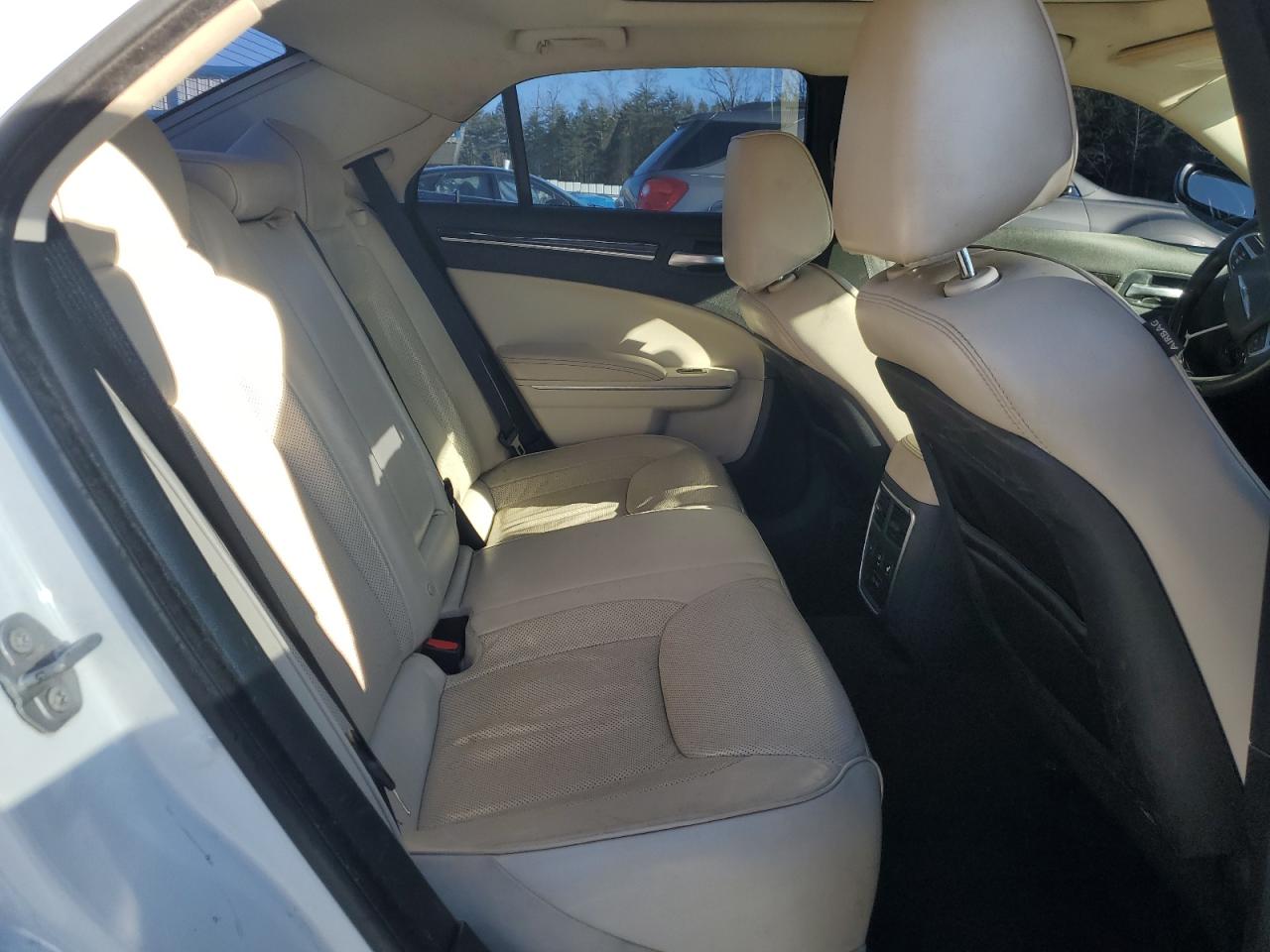 2016 Chrysler 300 VIN 2C3CCAEGXGH282299 Copart auction photo, all over damage thumbnail 10