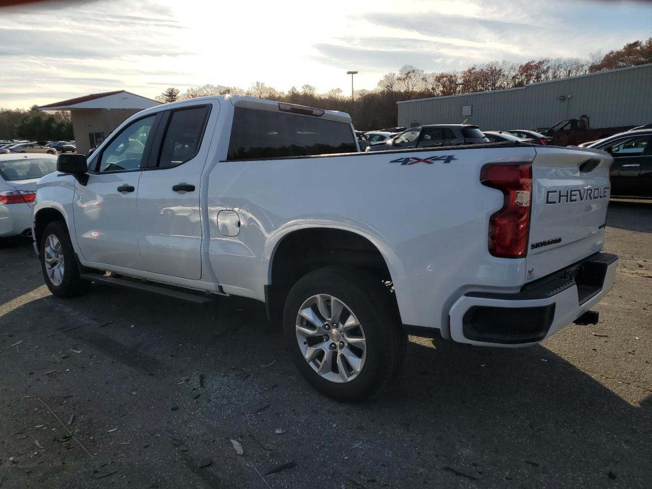 2020 Chevrolet Silverado VIN 1GCRYBEH6LZ333376 Copart auction photo, front end / minor dent/scratches damage thumbnail 2