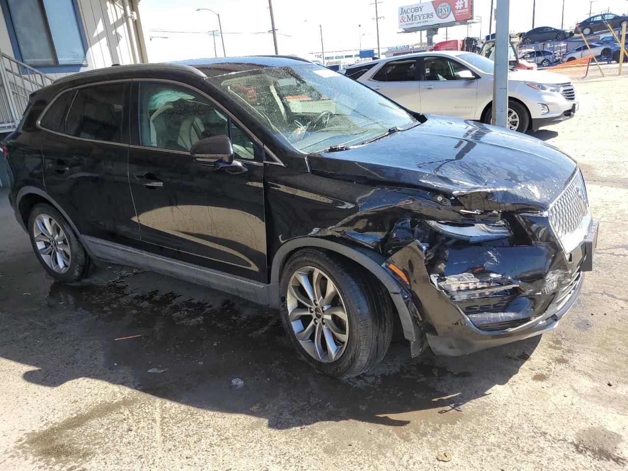 2019 Lincoln MKC VIN 5LMCJ2C92KUL18500 Copart auction photo, front end damage thumbnail 4