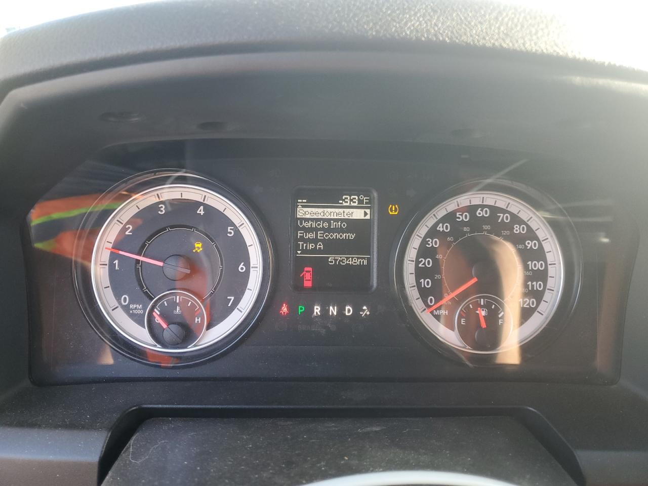 2021 RAM 1500 VIN 1C6RR6FG3MS563615 Copart auction photo, front end / minor dent/scratches damage thumbnail 9