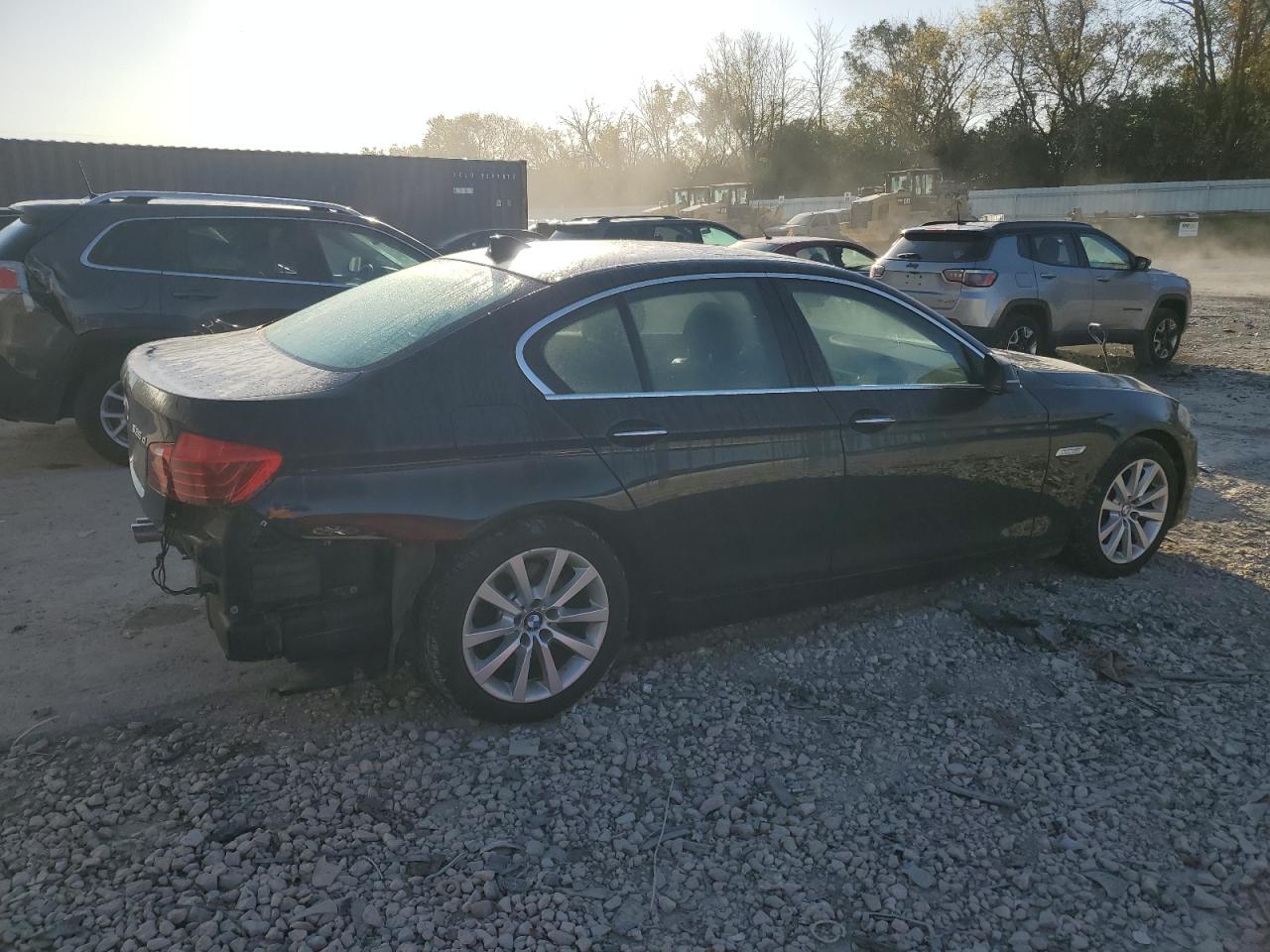 2016 BMW 5er VIN WBAFV3C59GD687211 Copart auction photo, rear end damage thumbnail 3