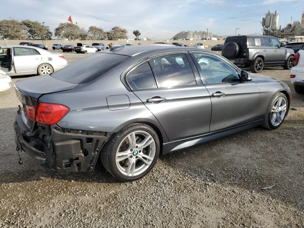 2015 BMW 3er VIN WBA3A5G59FNP35139 Copart auction photo, rear end / front end damage thumbnail 3