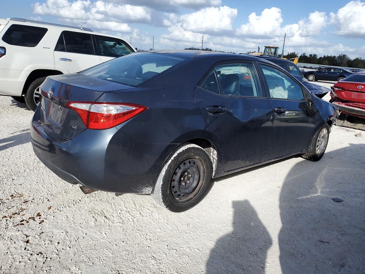 2015 Toyota Corolla VIN 2T1BURHE5FC468371 Copart auction photo, front end / undercarriage damage thumbnail 3