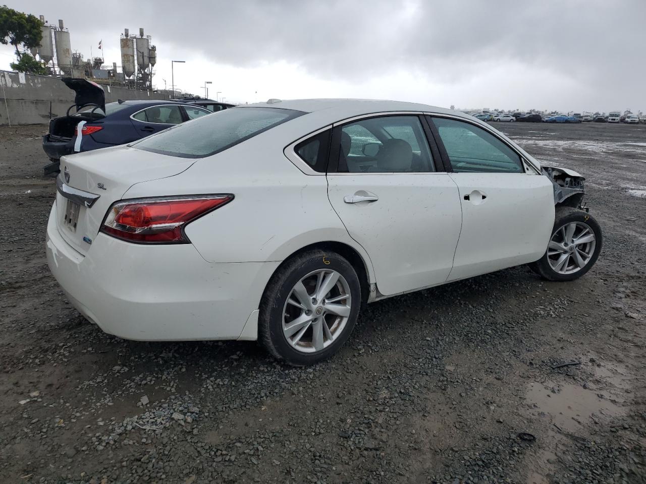 2014 Nissan Altima VIN 1N4AL3AP8EC107009 Copart auction photo, front end / minor dent/scratches damage thumbnail 3