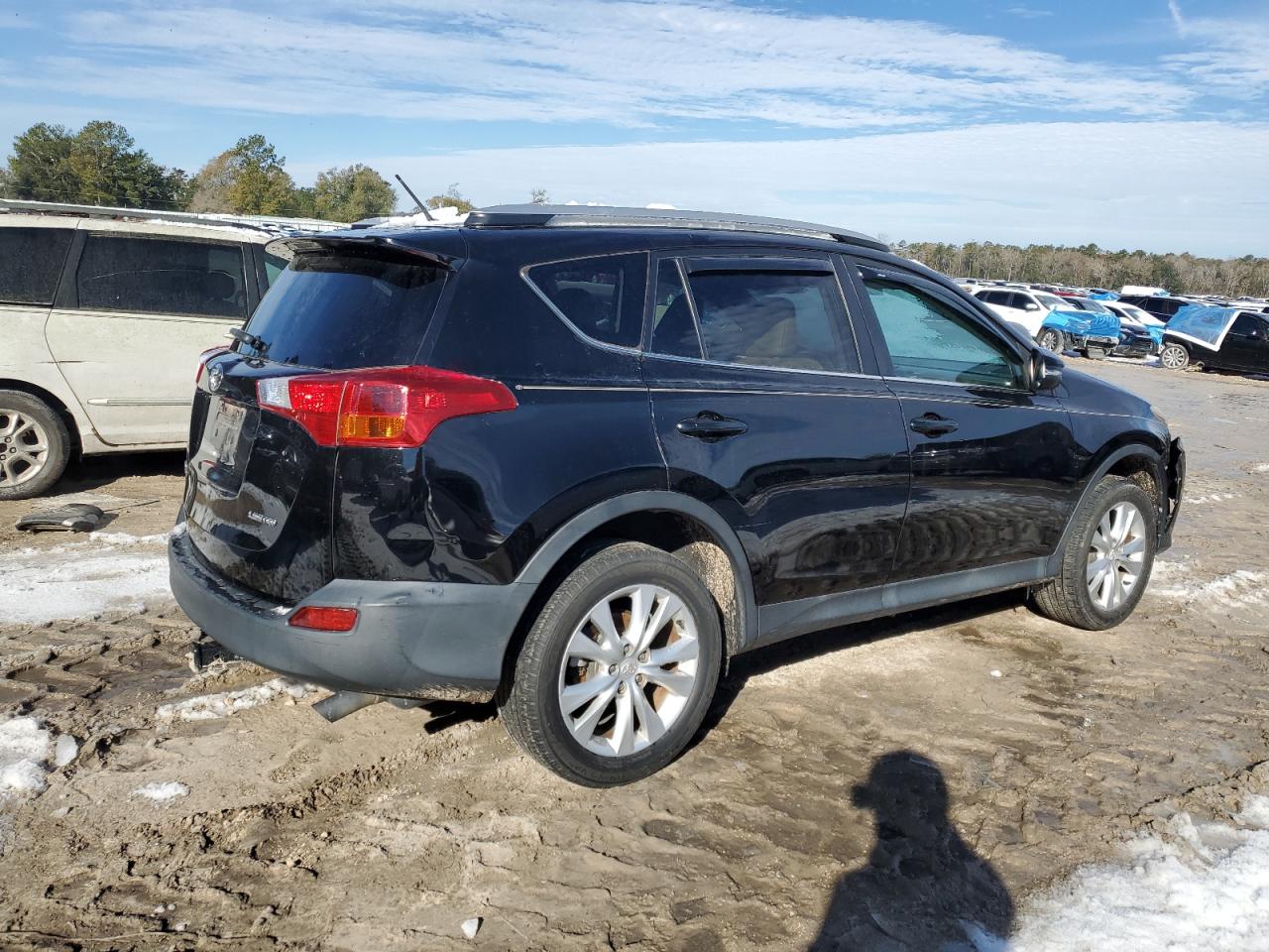 2013 Toyota RAV 4 VIN 2T3YFREV6DW072591 Copart auction photo, front end damage thumbnail 3