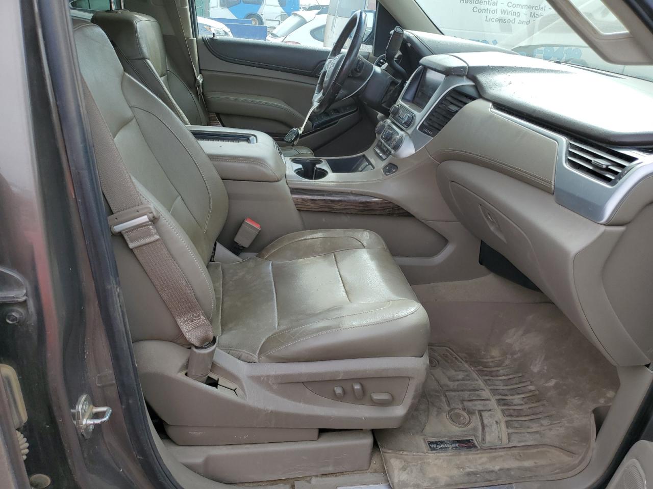2015 GMC Yukon VIN 1GKS2BKC1FR611055 Copart auction photo, side / minor dent/scratches damage thumbnail 7