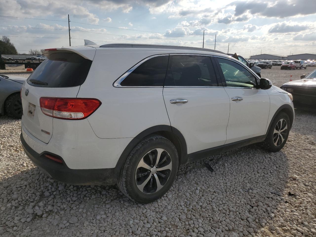 2016 KIA Sorento VIN 5XYPH4A18GG047299 Copart auction photo, minor dent/scratches damage thumbnail 3