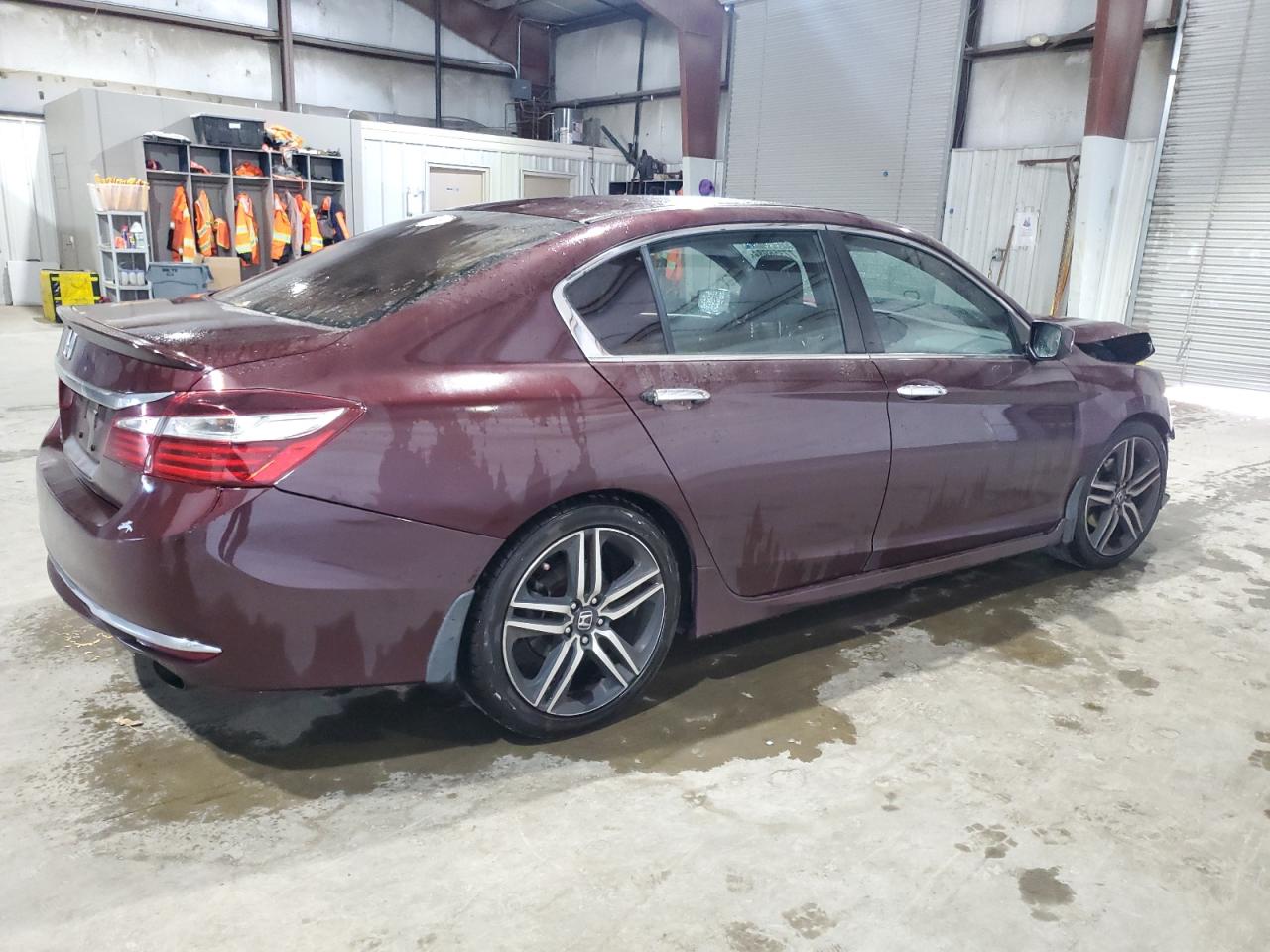 2017 Honda Accord VIN 1HGCR2F55HA015425 Copart auction photo, front end damage thumbnail 3