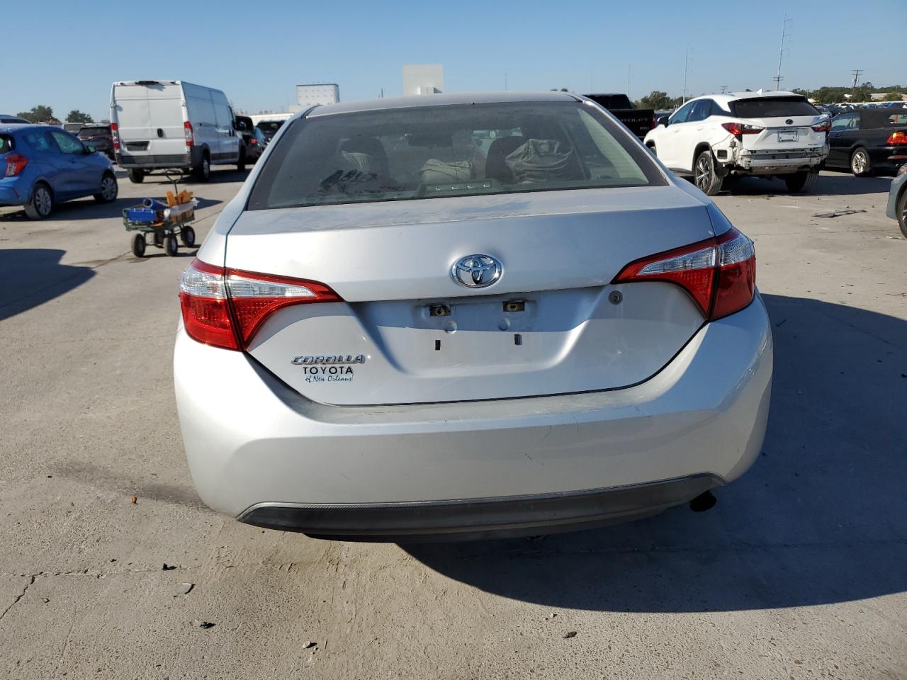 2015 Toyota Corolla VIN 5YFBURHEXFP192043 Copart auction photo, water/flood / minor dent/scratches damage thumbnail 6