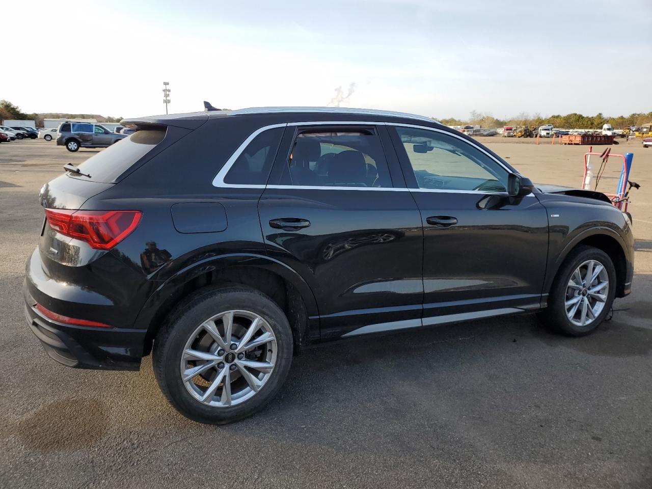 2024 Audi Q3 VIN WA1DECF37R1082879 Copart auction photo, front end / minor dent/scratches damage thumbnail 3