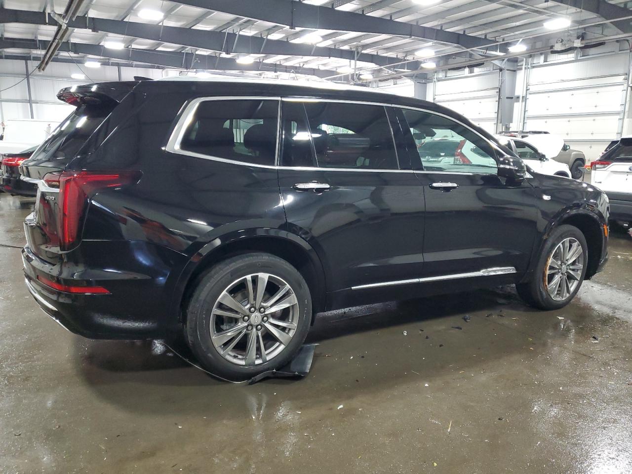 2021 Cadillac XT6 VIN 1GYKPDRS8MZ135531 Copart auction photo, vandalism / front end damage thumbnail 3