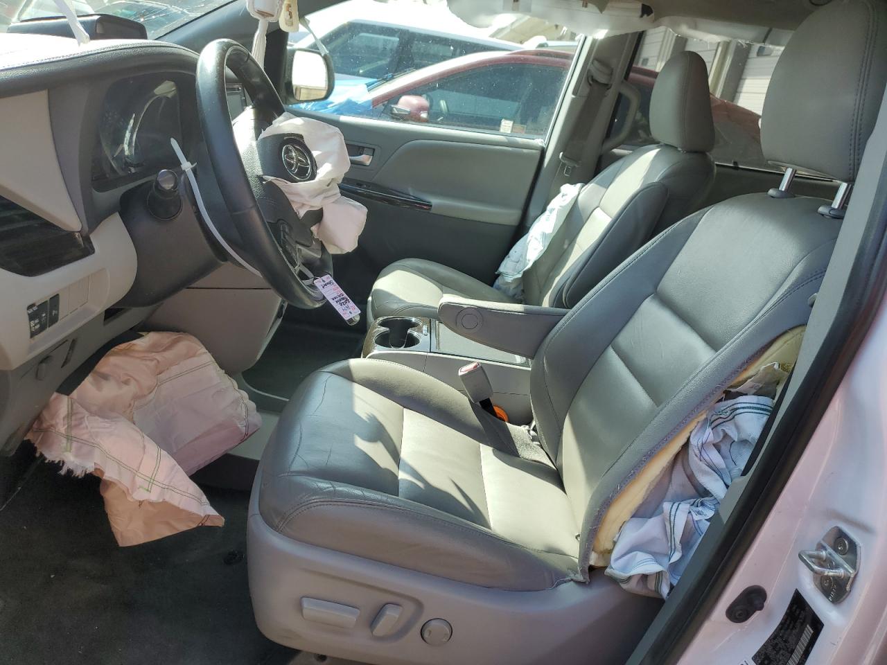 2020 Toyota Sienna VIN 5TDYZ3DC2LS023604 Copart auction photo, front end damage thumbnail 7