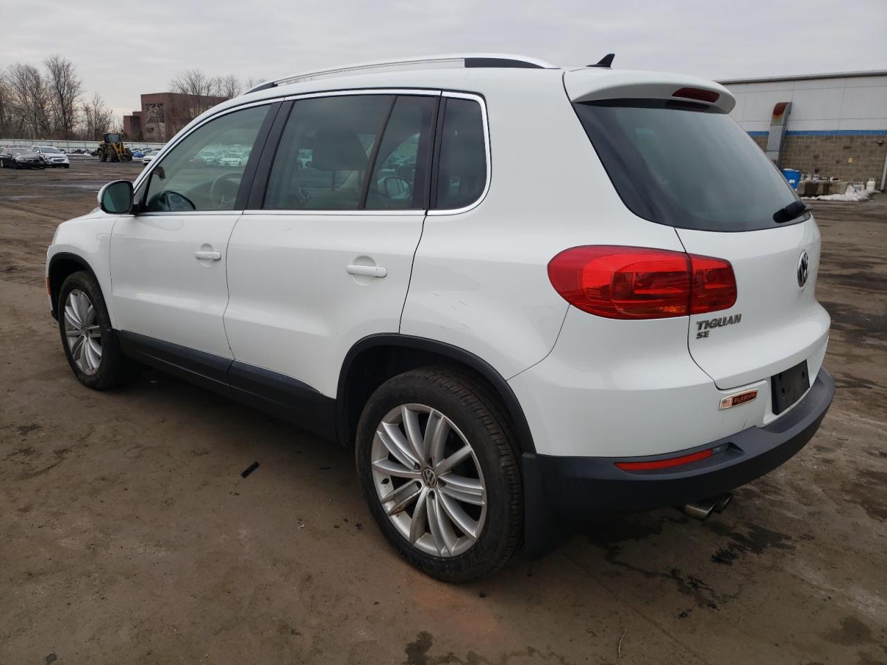 2016 Volkswagen Tiguan VIN WVGBV7AXXGW523995 Copart auction photo, mechanical / minor dent/scratches damage thumbnail 2