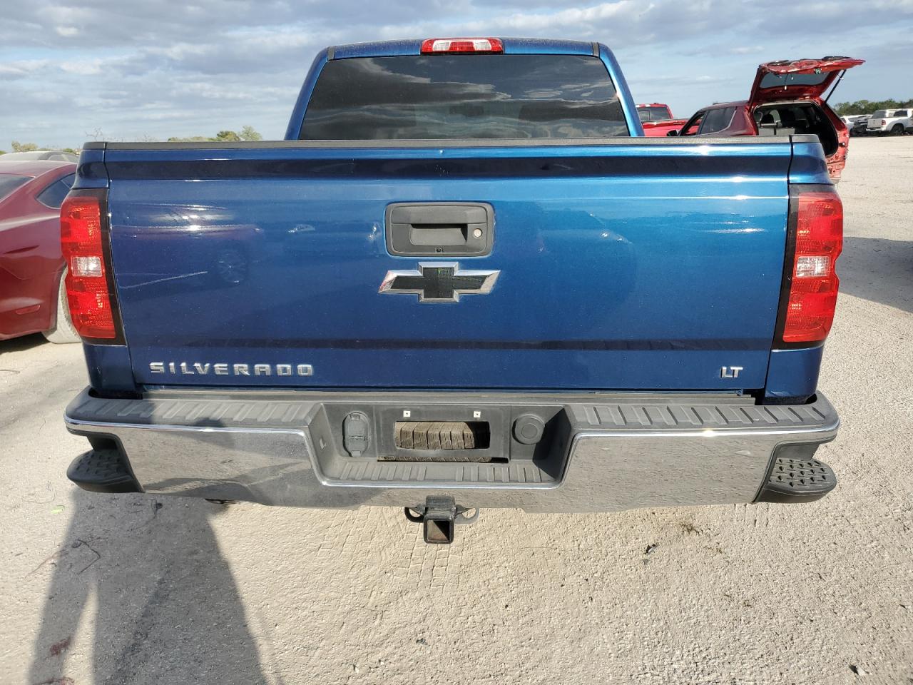 2017 Chevrolet Silverado VIN 3GCUKREC7HG483268 Copart auction photo, front end / side damage thumbnail 6