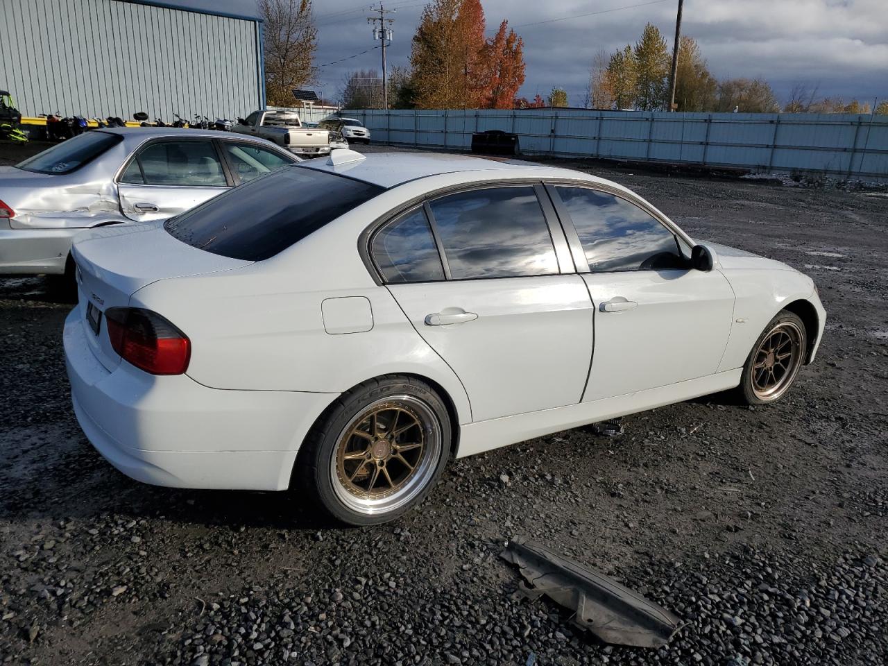 2008 BMW 3er VIN WBAVA37528NL57486 Copart auction photo, front end / side damage thumbnail 3