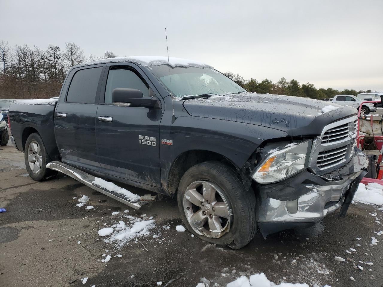 2017 RAM 1500 VIN 1C6RR7LTXHS649159 Copart auction photo, front end / side damage thumbnail 4