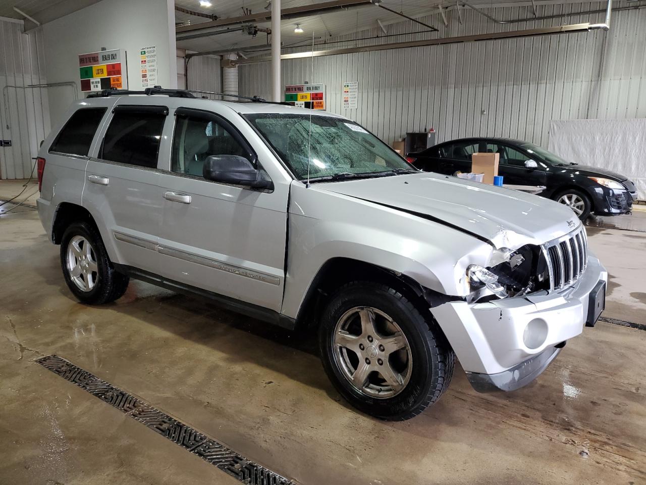 2005 Jeep Grand Cherokee VIN 1J4HR58N25C547051 Copart auction photo, front end / side damage thumbnail 4