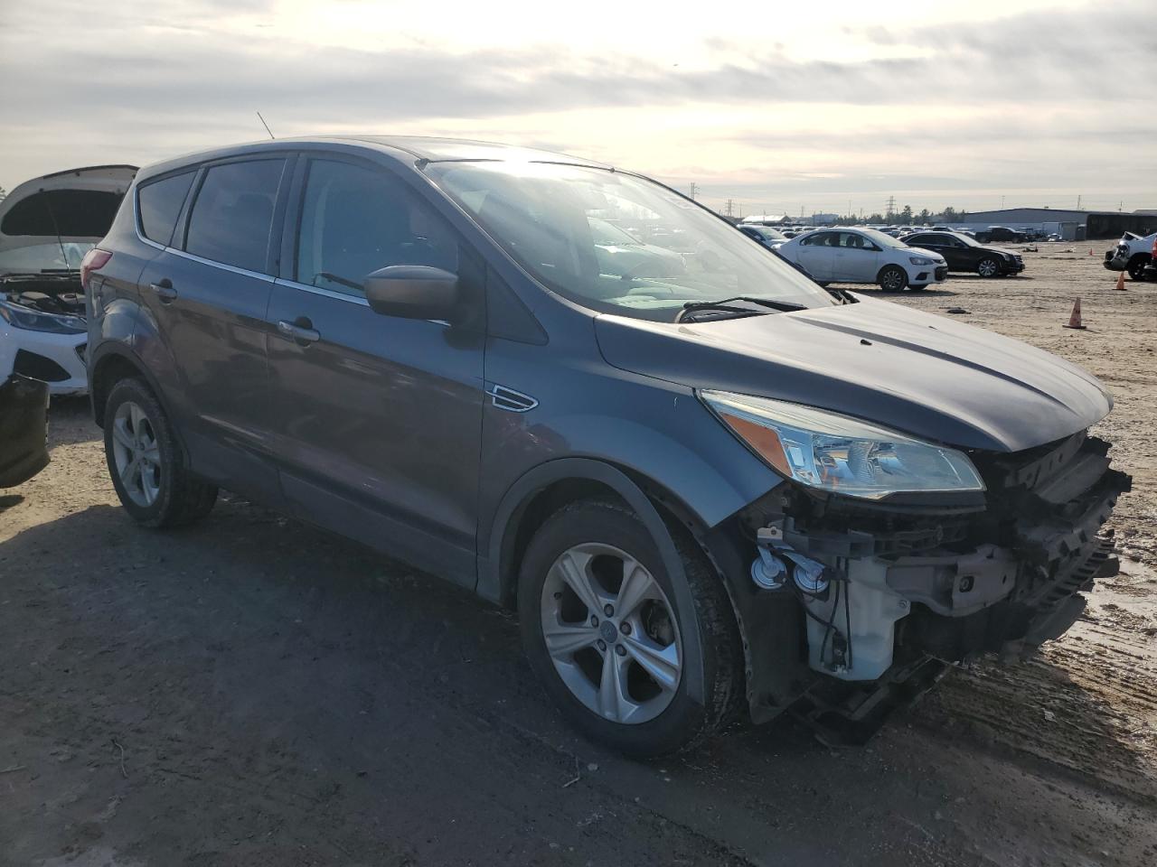 2013 Ford Escape VIN 1FMCU0G9XDUD01455 Copart auction photo, front end / minor dent/scratches damage thumbnail 4