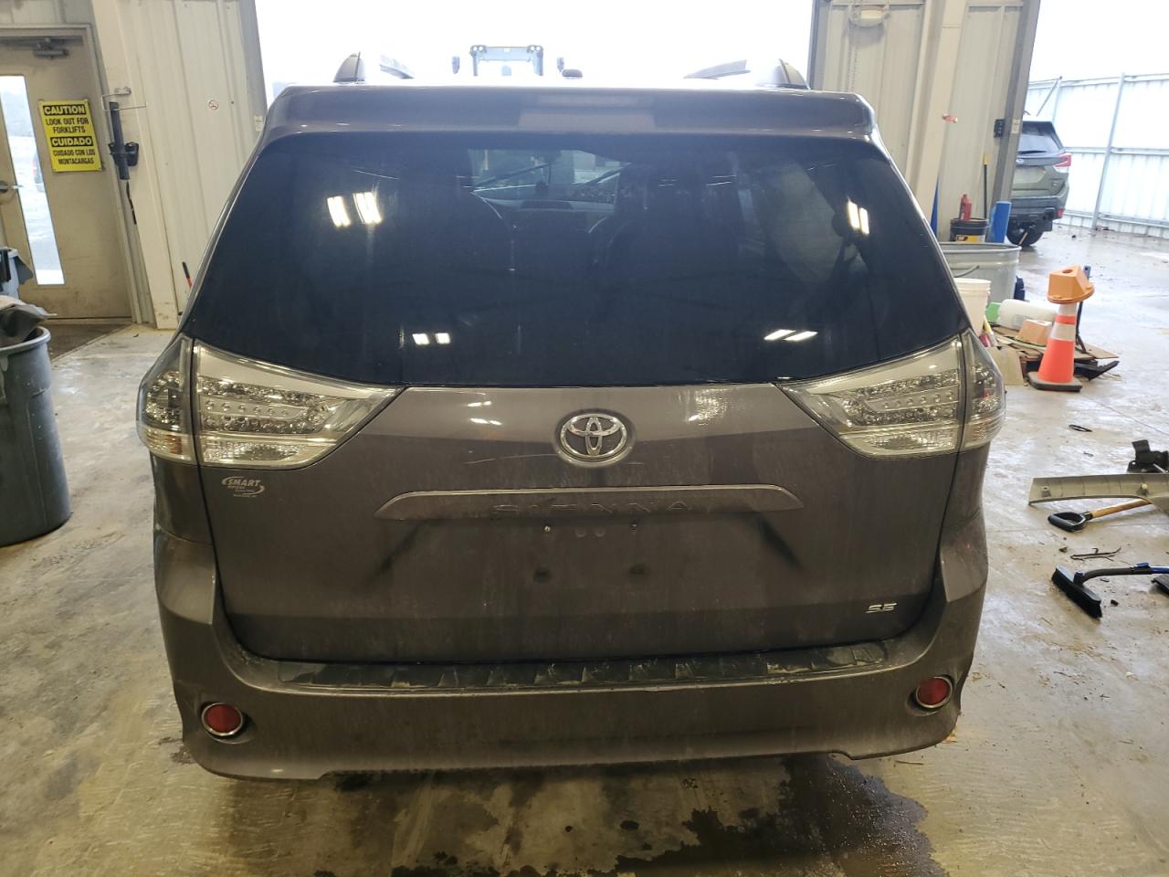 2011 Toyota Sienna VIN 5TDXK3DC6BS071217 Copart auction photo, front end damage thumbnail 6